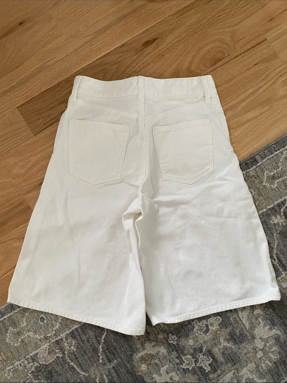 H&M DENIM BERMUDA SHORTS - Picture 2 of 3